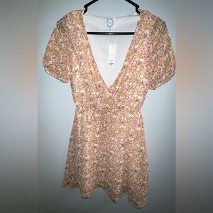 NWT Francescas Floral V-Neck Dress